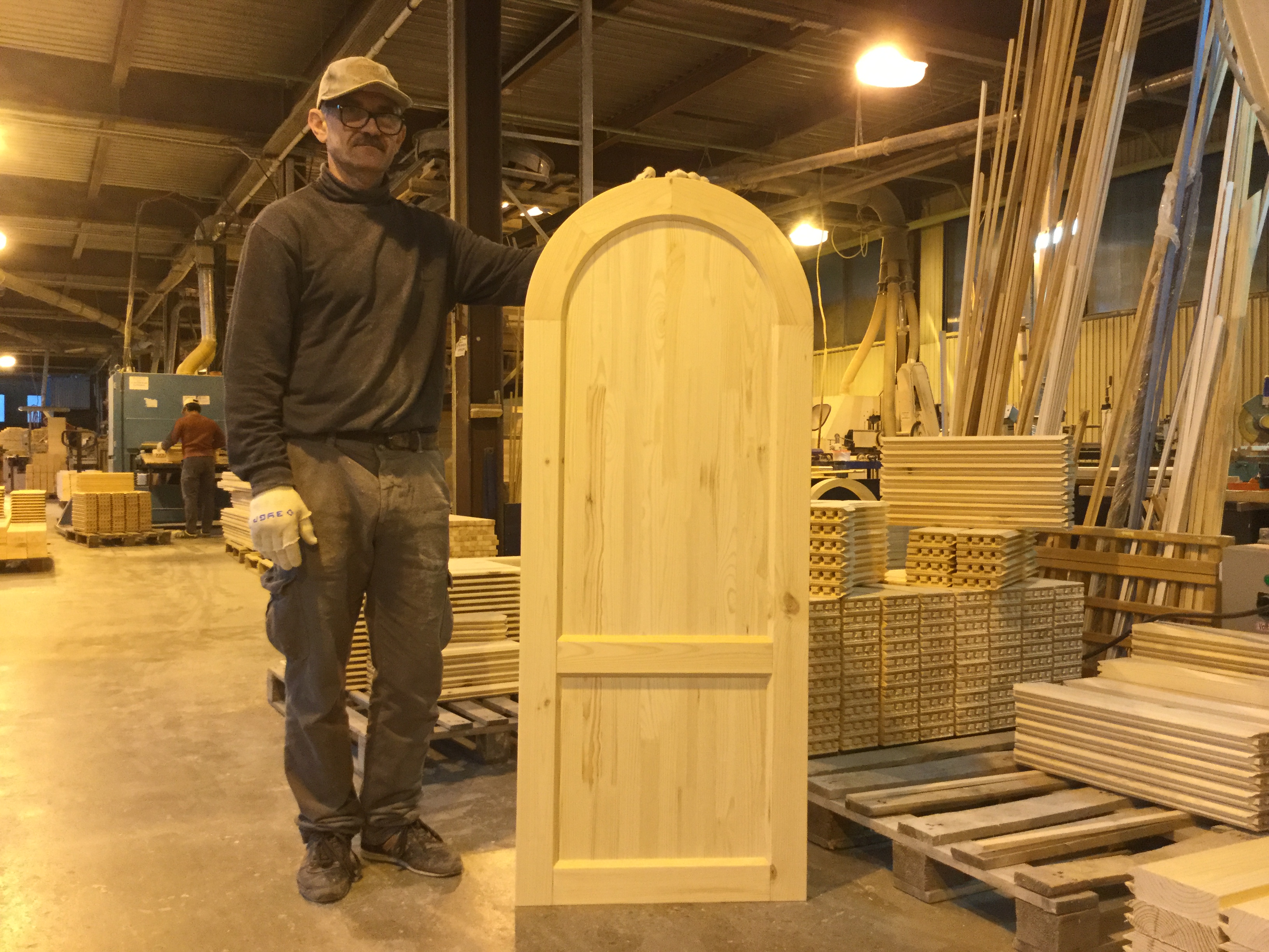 Материал для изготовления деревянных дверей